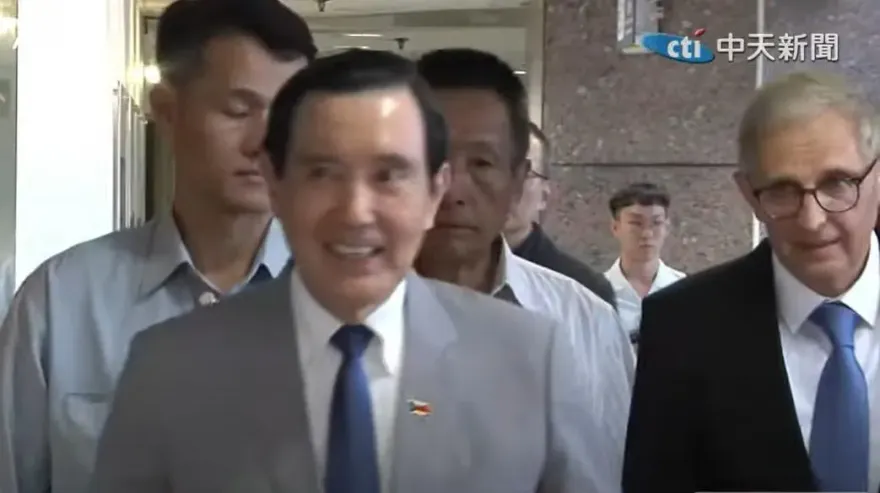 馬英九拒參加國慶大會　前立委讚「點燃第一把火」：把藍營的氣催出來