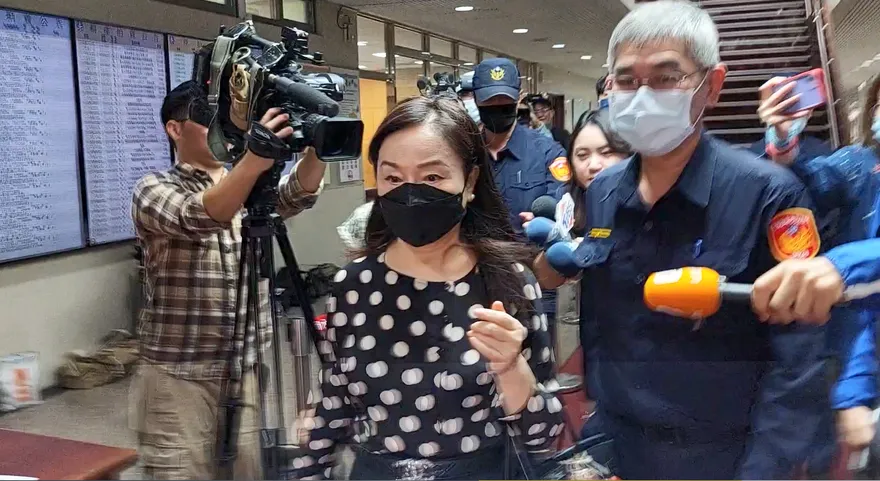 周玉蔻指東元前女董「小三奪權」二審　聲請法官迴避遭駁