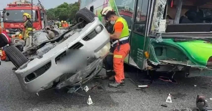 國道4死！遊覽車駕駛「7年10違規」　監理所明查核業者曝重點