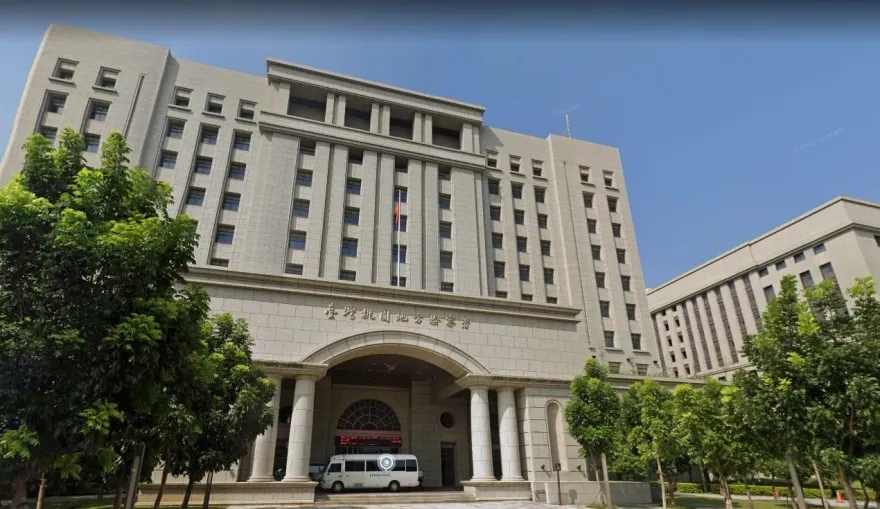 「1份300元」買郭台銘連署！桃園綠營色彩江姓廟董涉行賄　3人遭羈押禁見
