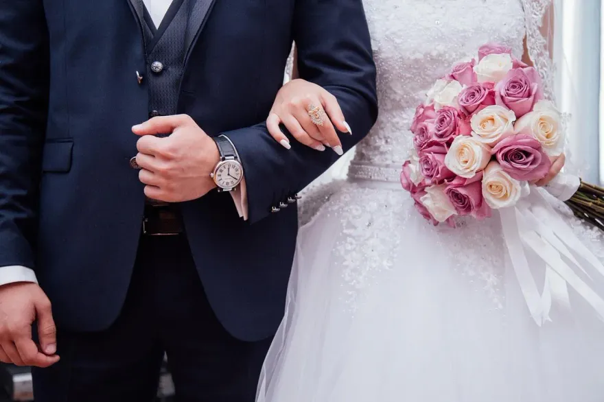 婚禮喜帖備註「dress code」！　網一面倒罵翻：禮到人不到