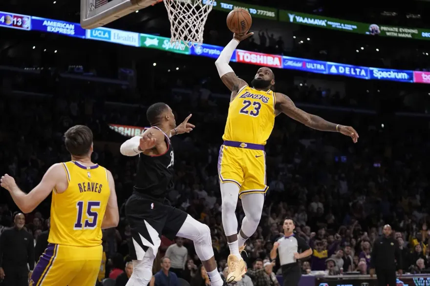 又霸榜！39歲詹皇還是無敵　連續20季入選NBA年度最佳陣容