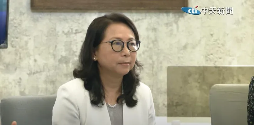 徐春鶯突遭羈押禁見！吳子嘉質疑：項莊舞劍、意在沛公？