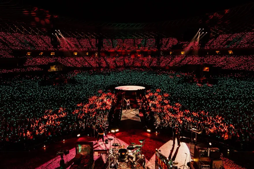 網讚Coldplay高雄散場順「和政治有關」！2017開唱鄭文燦市府挨轟「屍速列車」