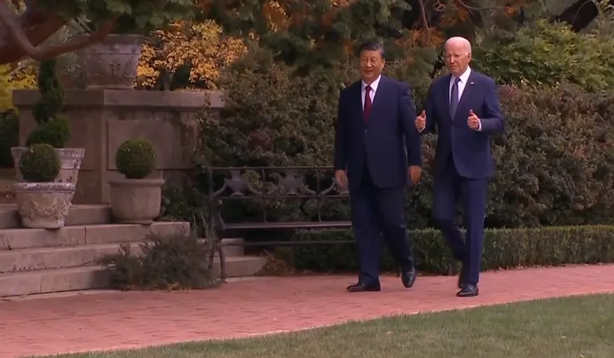 影/習拜會/午宴後並肩散步畫面曝！被問會談進度　拜登「雙手比讚」：很好