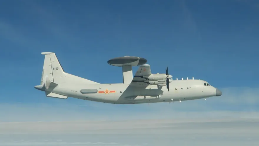 兩岸不平靜　國軍偵獲解放軍機逾越海峽中線進入西南空域