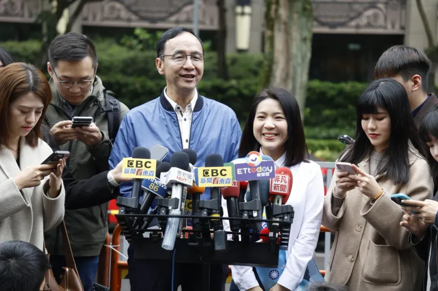柯文哲指國民黨脫產1.8億！朱立倫嘆：怎會相信黨產會的鬼話？