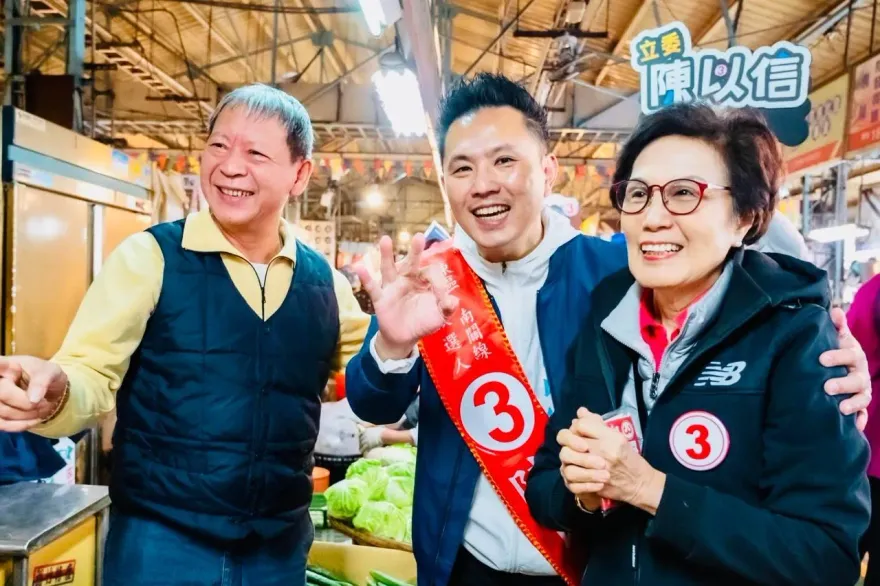 到台南幫掃街拜票　馬英九大姊馬以南疾呼選民：相信馬英九、相信陳以信