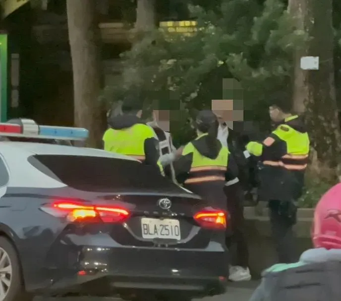 快訊/國三生走了後…校園直擊！新北警加派人力校門口帶走3屁孩「了解案情」