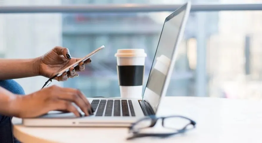 228還要上班？連假薪資算法一次看　業者違規最重罰百萬