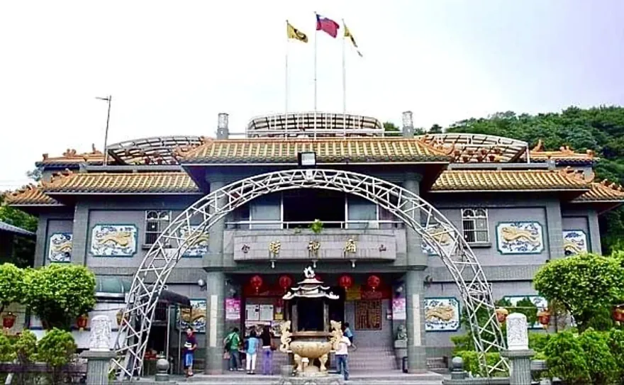 有求必應/新北萬里金山財神廟　財神銀行擲筊借發財金