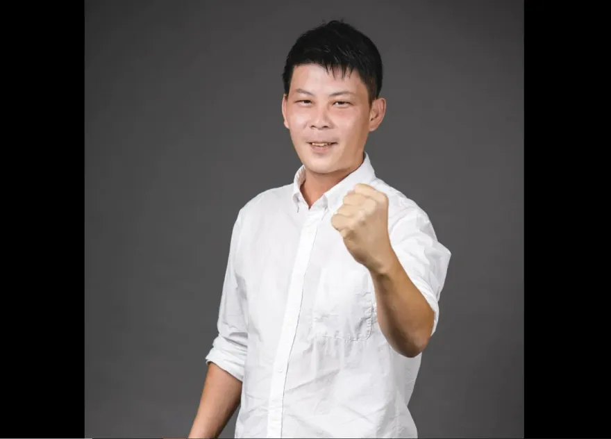 塔綠班闖柯文哲老家貼上銬照！最強菜農開嗆：柯媽媽受惡意糟蹋　台灣人不能忍