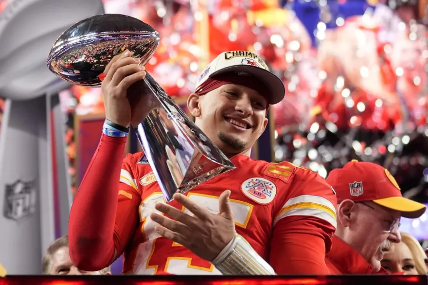 生涯3奪超級盃MVP！現役最強四分衛馬霍姆斯：為隊友感到驕傲