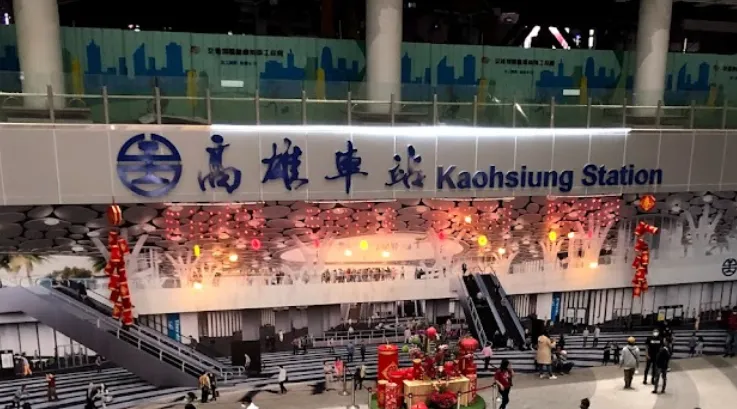 高雄車站男廁男子倒臥身亡　約40歲疑猝死待相驗釐清