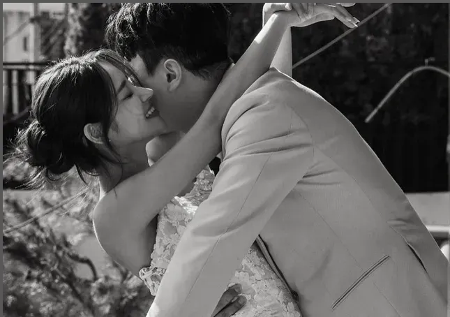 情定TWICE歌曲製作人！前AOA酉奈拋結婚震撼彈　甜蜜告白：填補我心靈空缺