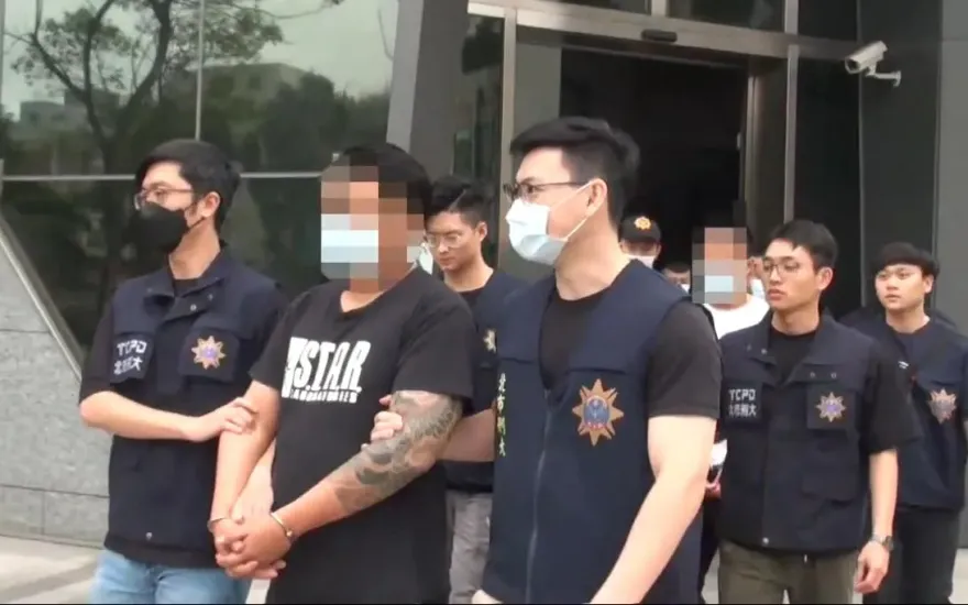 影/夫妻檔租「運兵車」被誆撂弘仁會討債　假車主遭押走「丟魚池」凌虐