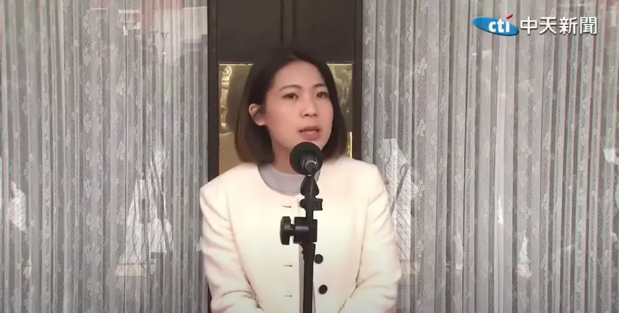 徐巧芯抓包！洪申翰被議事處打臉質詢前已致電通知　對比圖曝：2天說法不一樣