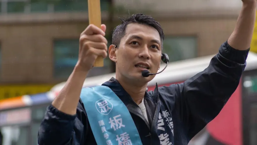民眾黨神龍「Z9」轉投藍營！吳達偉授課　國民黨新北市議會黨團50人空戰實力大增