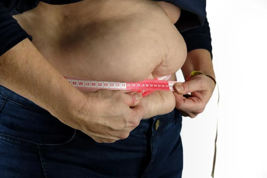 整整小一號！「胃繞腸」甩肉46公斤　34歲胖男變王子