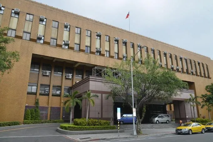 新北男買汽油欲衝法院放火　母大義滅親報案及時阻止