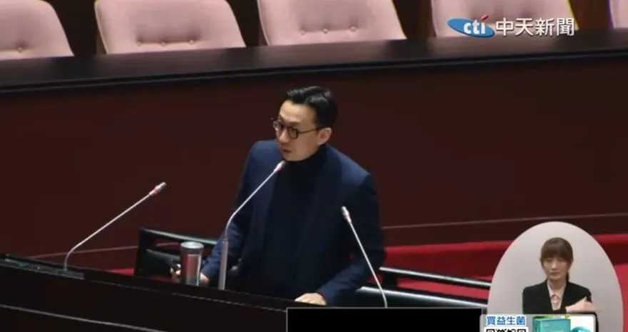 藍委秀AI影片要求辨真假　陳建仁答錯變臉竟轟：你就是詐騙啊！