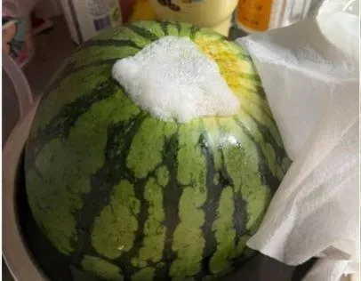 好市多西瓜竟「口吐白沫」！內行人曝：會爆炸超臭　吃了小心敗血症找上門