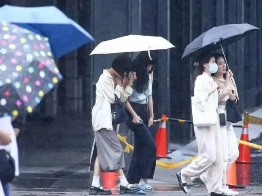 最新天氣預報！鋒面13日通過「全台易有雨」4/16前各地偏暖熱