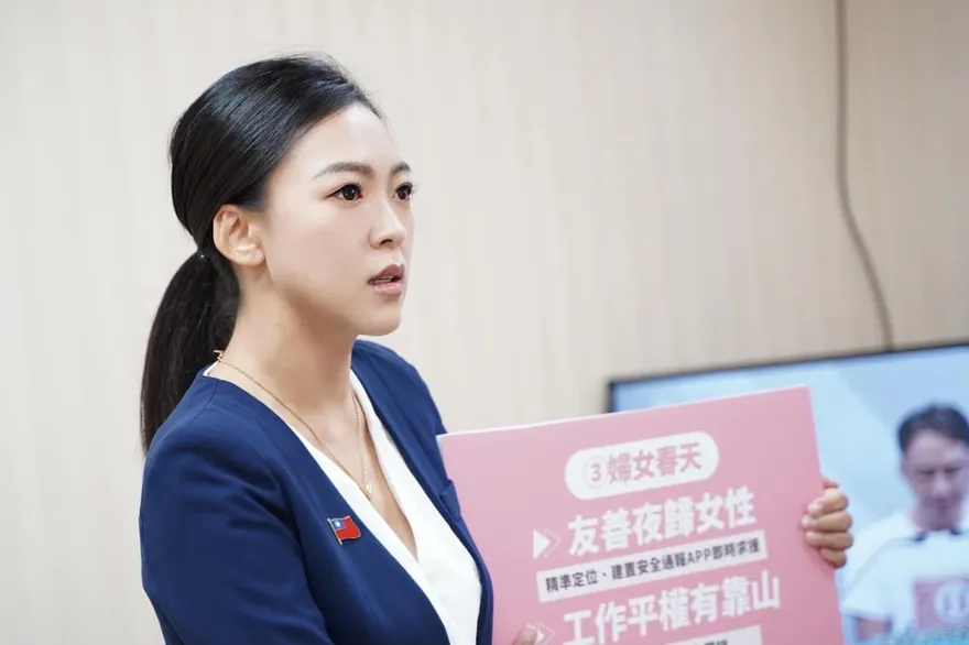 高雄24區公所淪市府打擊政敵工具！白喬茵：民政局用扣分機制強迫轉發