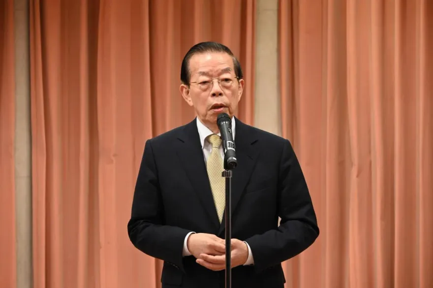 指柯文哲案起訴書「證據薄弱」挨批　謝長廷：並未替他辯護