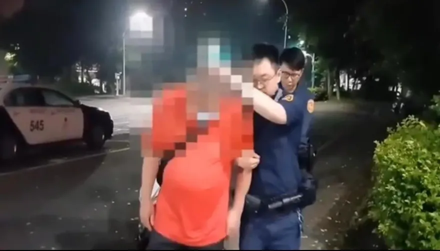 影/淡水熱炒店顧客酒醉大亂鬥　婦人砸酒瓶割傷3人遭送辦