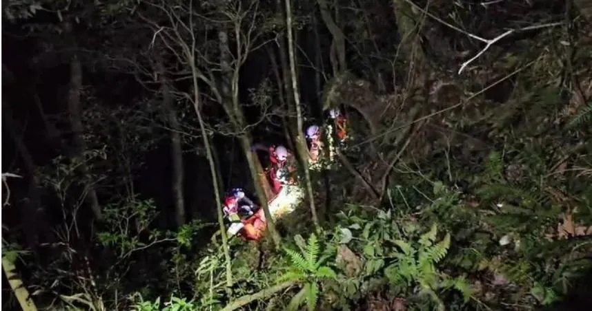 宜蘭情侶吵架！女友負氣下車慘摔谷　警消漏夜搜…找到人了