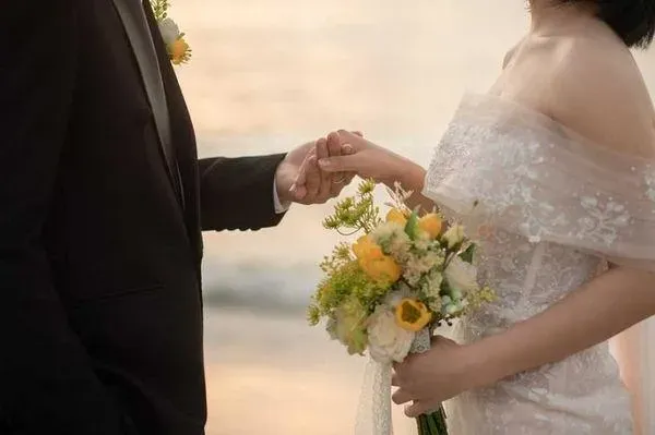 新婚2個月沒洞房！公婆找親家才知「媳婦是男兒身」　氣炸報警處理