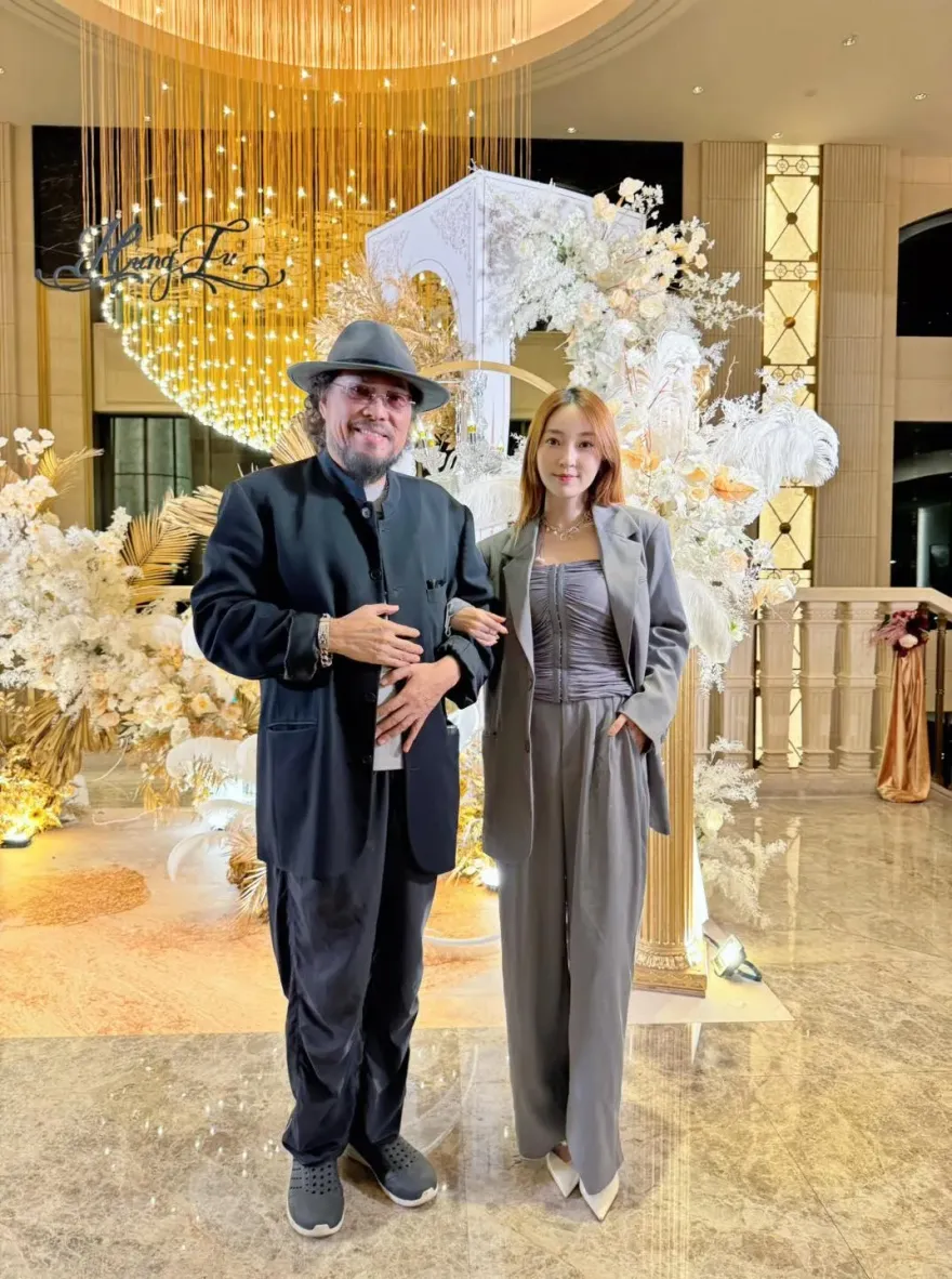 張菲72歲現況曝光！辣媳翁馨儀突曬同框照　被問「公公是否復出」回應了