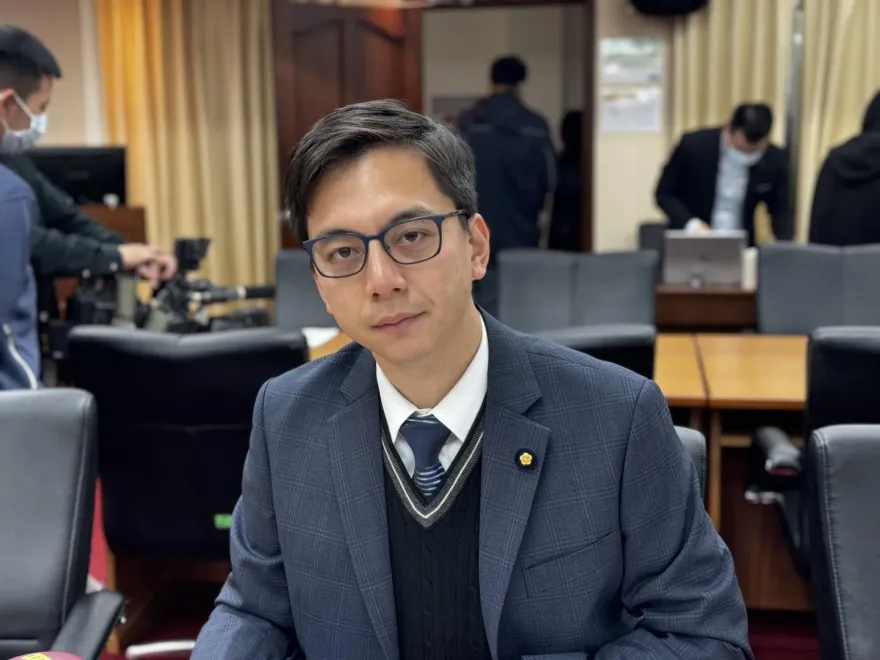 藍委稱年輕人只能「房子孩子2選1」　卓榮泰認了：除非社會動盪房價才降
