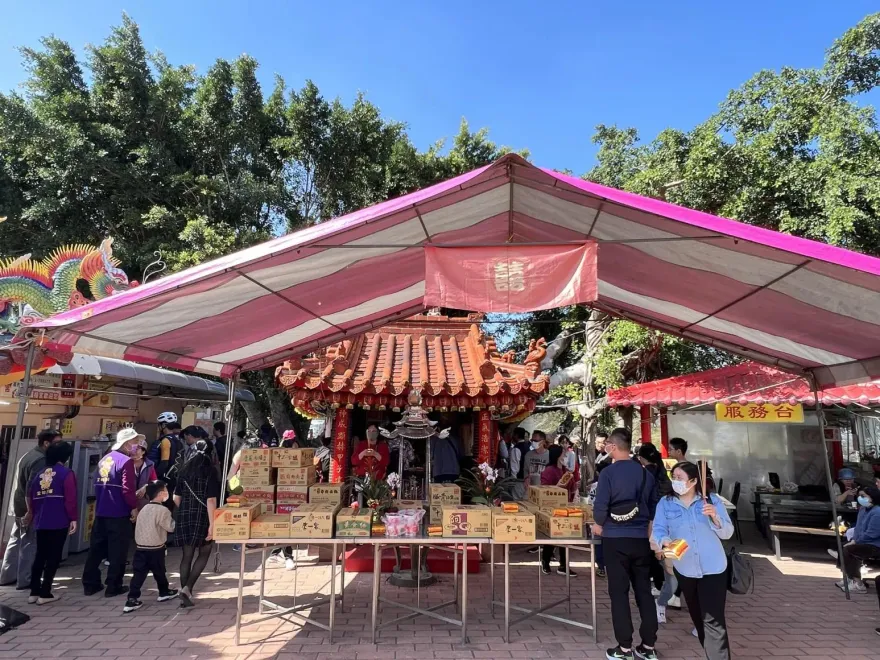 影/「土地公請吃泡麵」日嗑800碗　彰化福榕宮曝：快被吃垮了