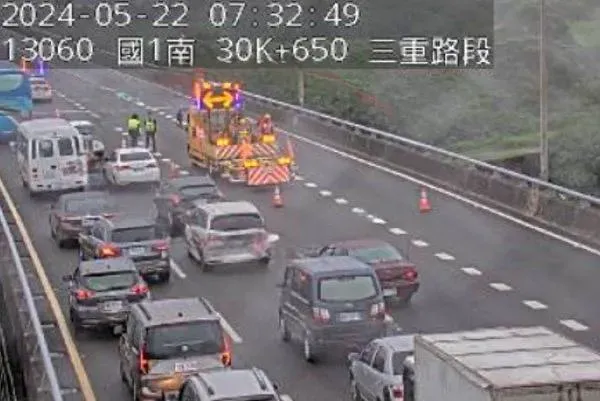 快訊/國1五楊高架南向30.7公里「2車追撞」！　持續紫爆中上班請注意