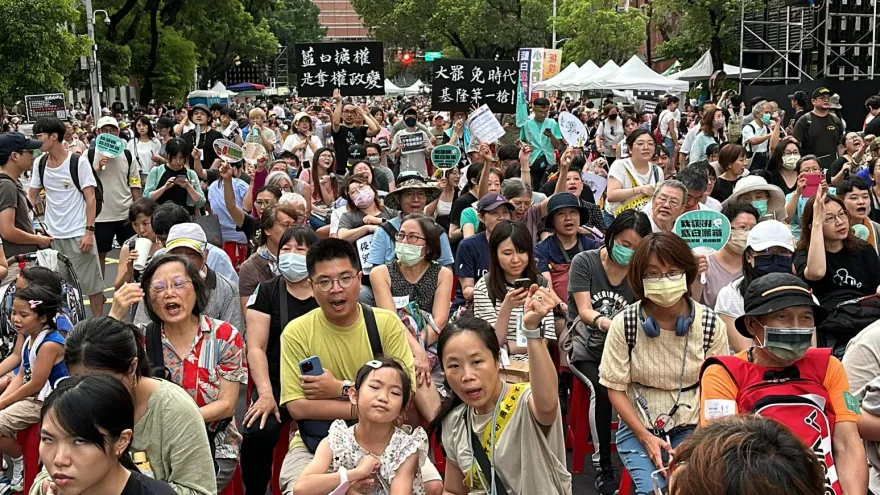 青鳥又來了！為總預算案10/24立法院槓原住民　朱立倫下令國民黨動員2千人上街迎戰