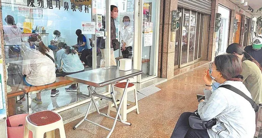 台南新冠疫情升溫！上週門急診人次破萬　急重症65歲以上占81％