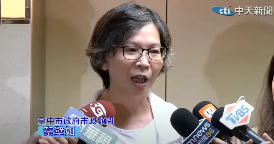 蔡壁如證實「柯文哲10/18半夜出監」戴手銬到台大醫院探視病危柯爸爸　病情曝光