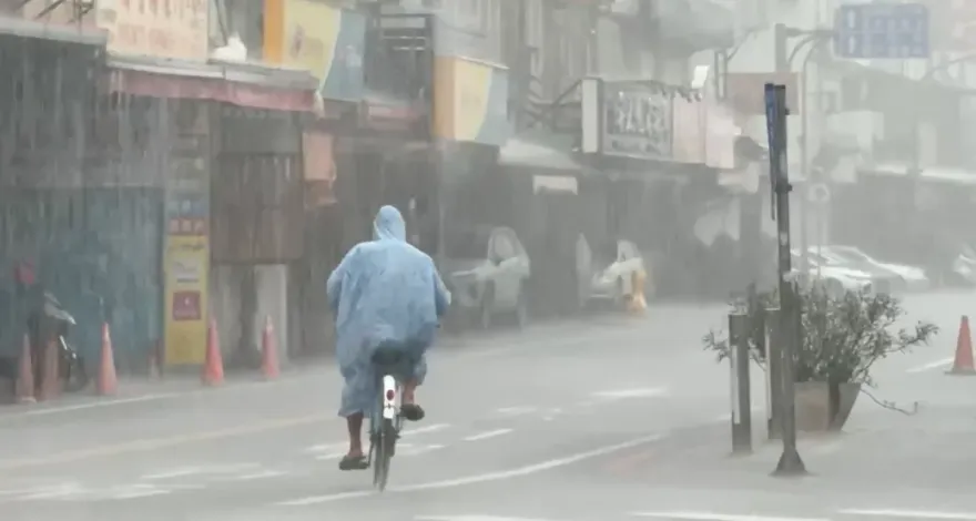 山陀兒登陸了！東北風＋外圍環流夾擊　北部、東北地區大雨轟到明天