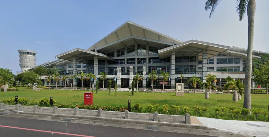 印尼私人飛機降落花蓮出事！鼻輪斷裂機鼻觸地　幸無人傷亡