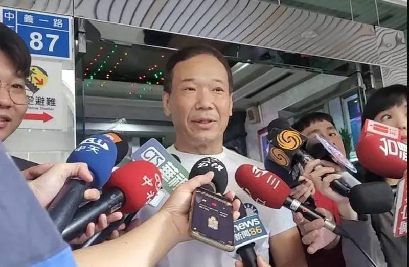 政客爽、鍾小平開戰！罷免失利他轟「沒出息」　他道歉了