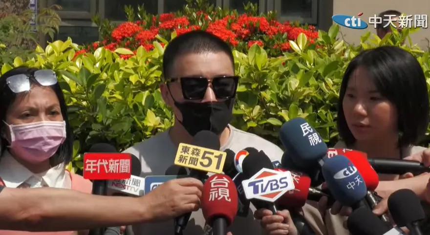 Toyz可以鬆口氣！持有大麻花被檢方追訴　法官這樣判