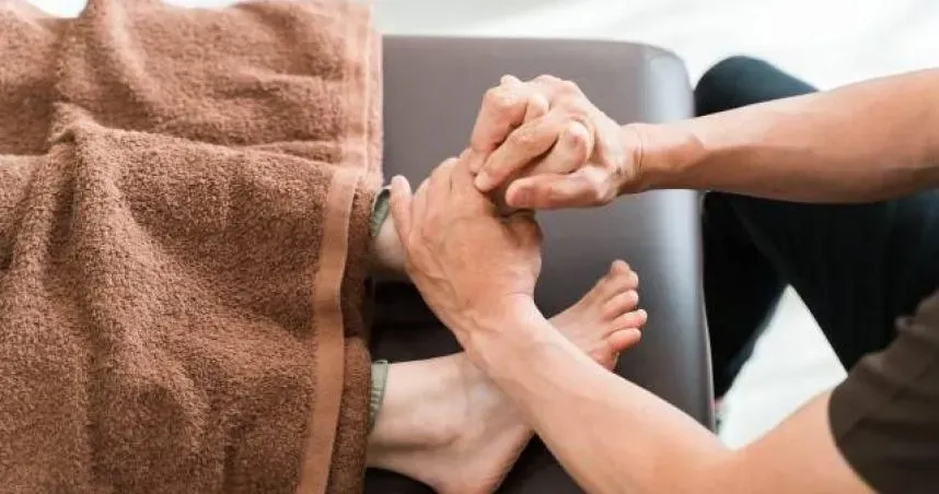 按摩按到伸狼爪！高雄師傅「潛伏10月」現行逞慾　受害者不只一人