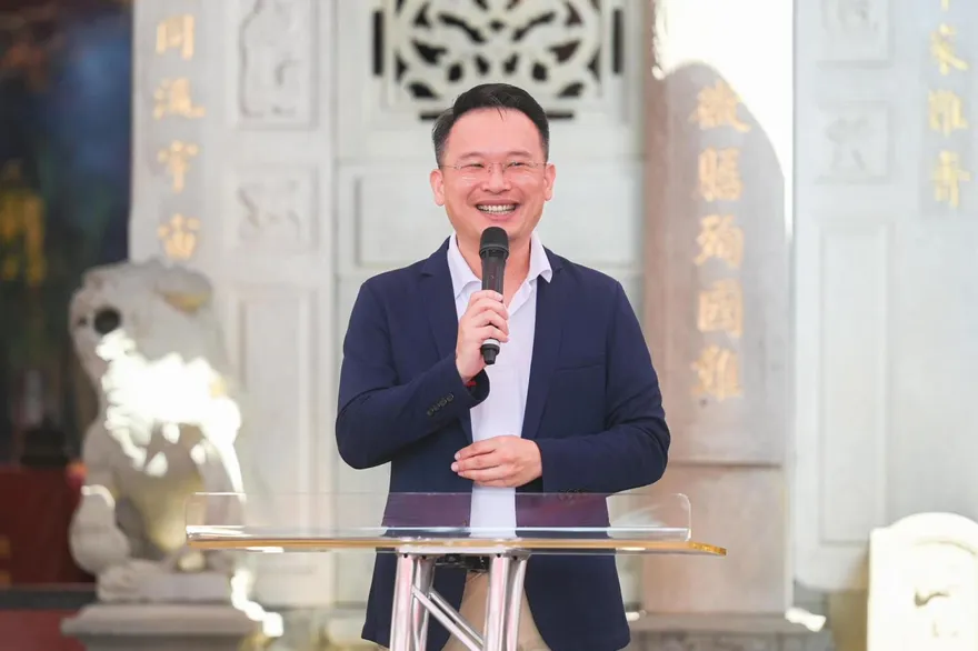 蘇俊賓手繪「礦泉水」致敬楊智伃！中肯道破能源爭議關鍵