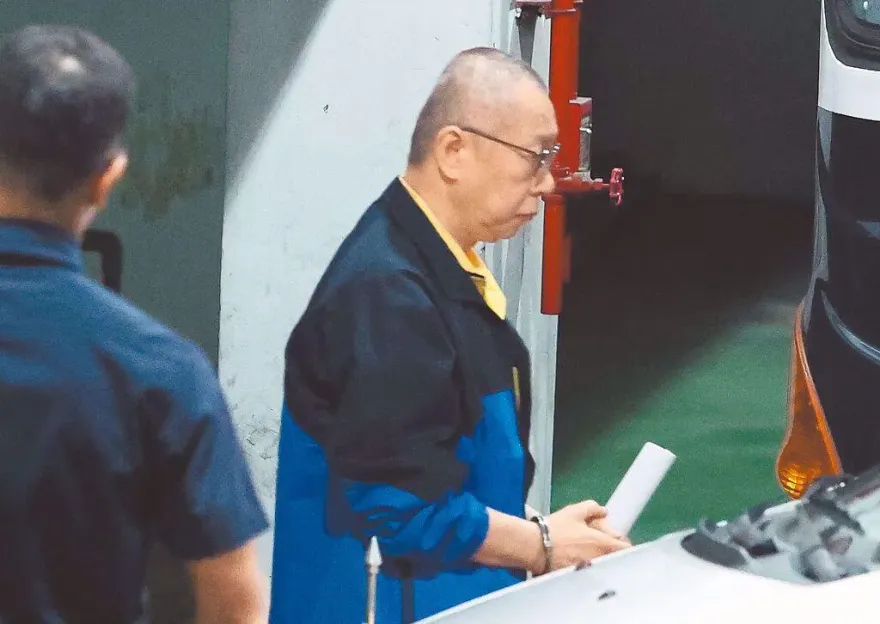 直擊／自爆在北所給「寵物美容師」剃頭　柯文哲自嘲：阿北變阿公