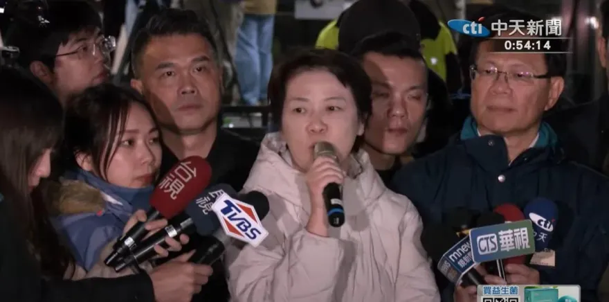 不同調？稅收超徵藍喊普發1萬元　黃珊珊提先還長期公債