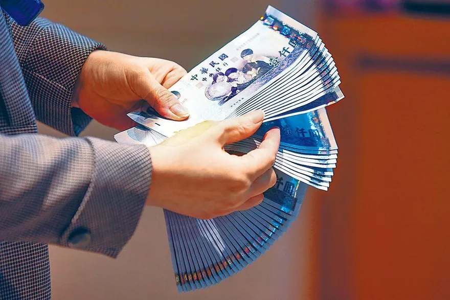 普發現金1萬元！超過12萬人網路投票太震撼
