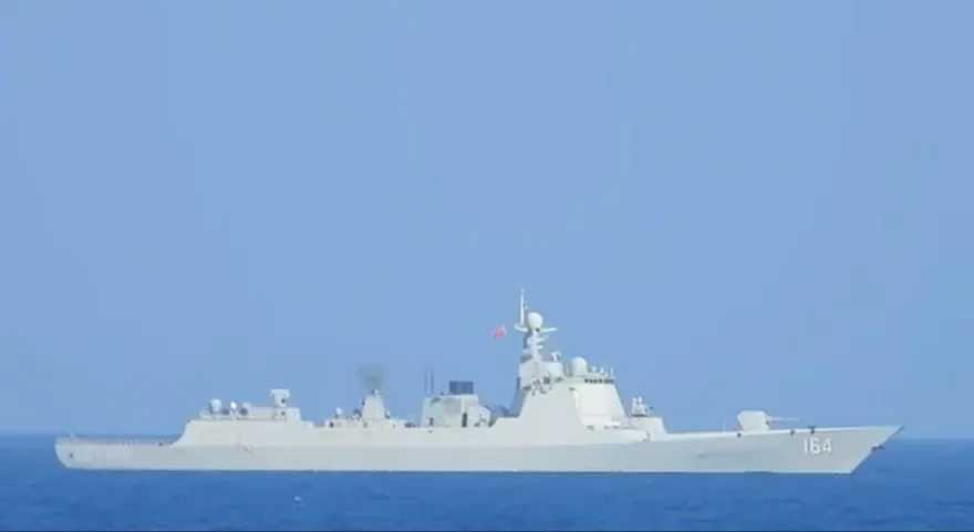 颱風天還來　解放軍6艘軍艦逗留台海周邊