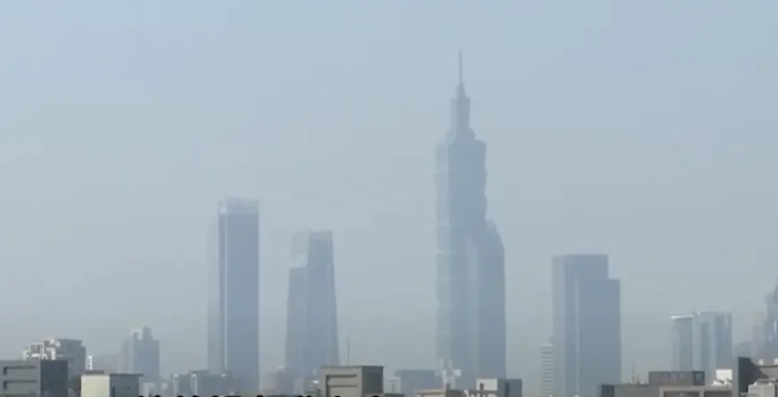境外沙塵霾害來襲！全台空品明日轉橘色警示